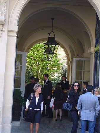 P2410548