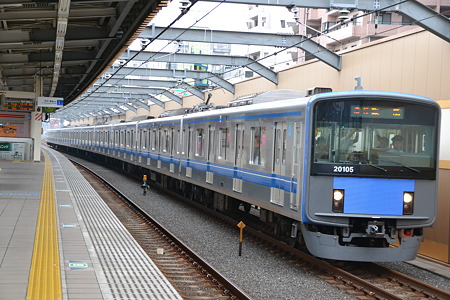 西武20000系@中村橋駅