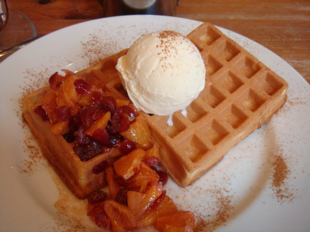 オレンジクランベリーソース&アイスクリーム&シナモン@Waffle's