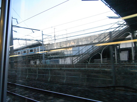 E231系湘南新宿ライングリーン車1Fの車窓29