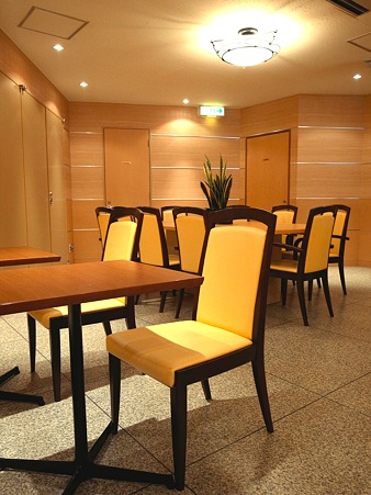 COFFE SALON TAKASE 2階奥