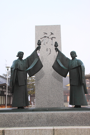祈りの像