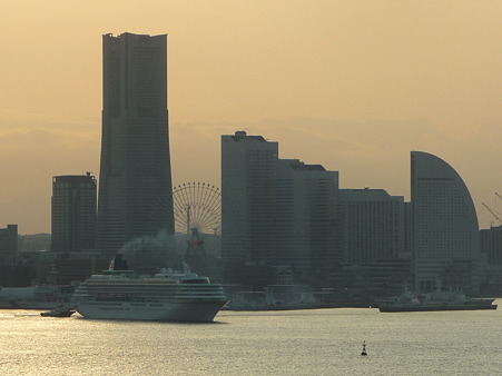 100322-スカイウォーク・飛鳥II出港 (23)