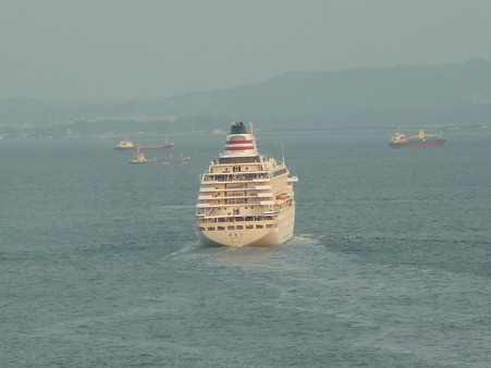 100322-スカイウォーク・飛鳥II出港 (93)