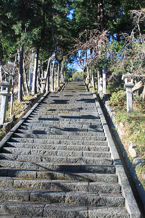 伊豆山神社の階段中腹