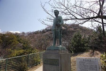 秋山好古の銅像 - 2
