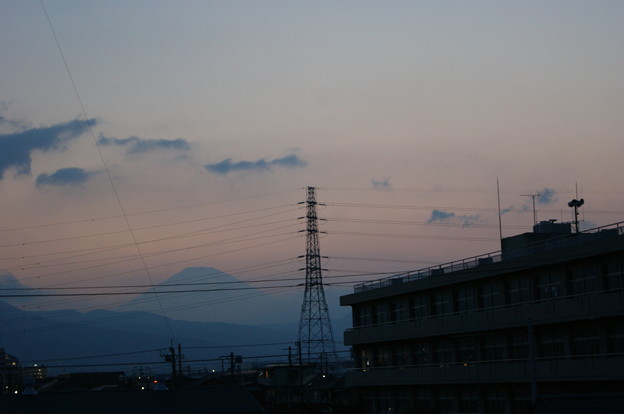 電線越しの富士